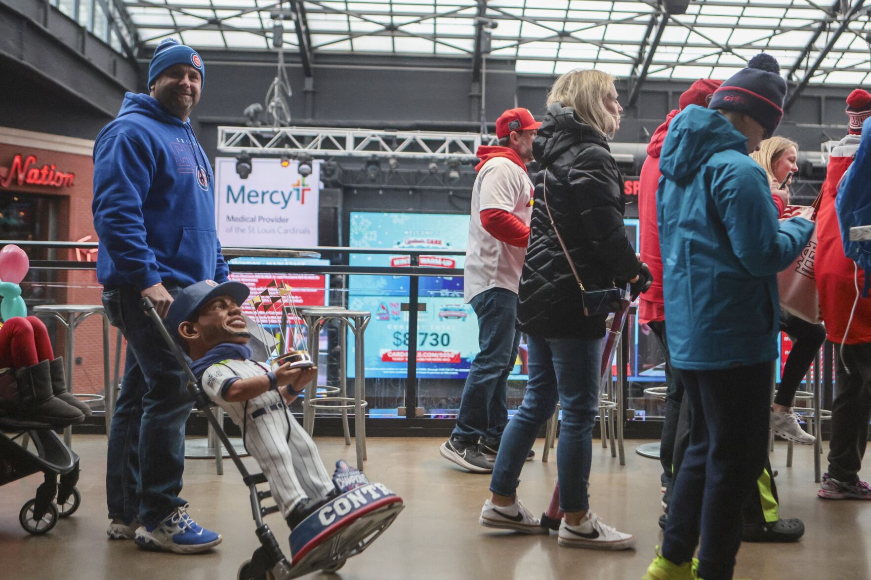 Cardinals fans brave cold for Winter Warm-Up